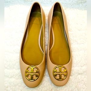 Tory Burch Chelsea Flat 25mm Heel Goan Sand Color